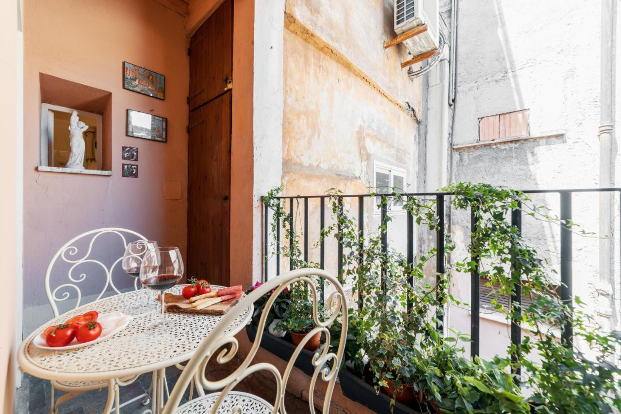 Domus Quiritum Charming, Appartamento d'Epoca a Campo de' Fiori Roma Esterno foto